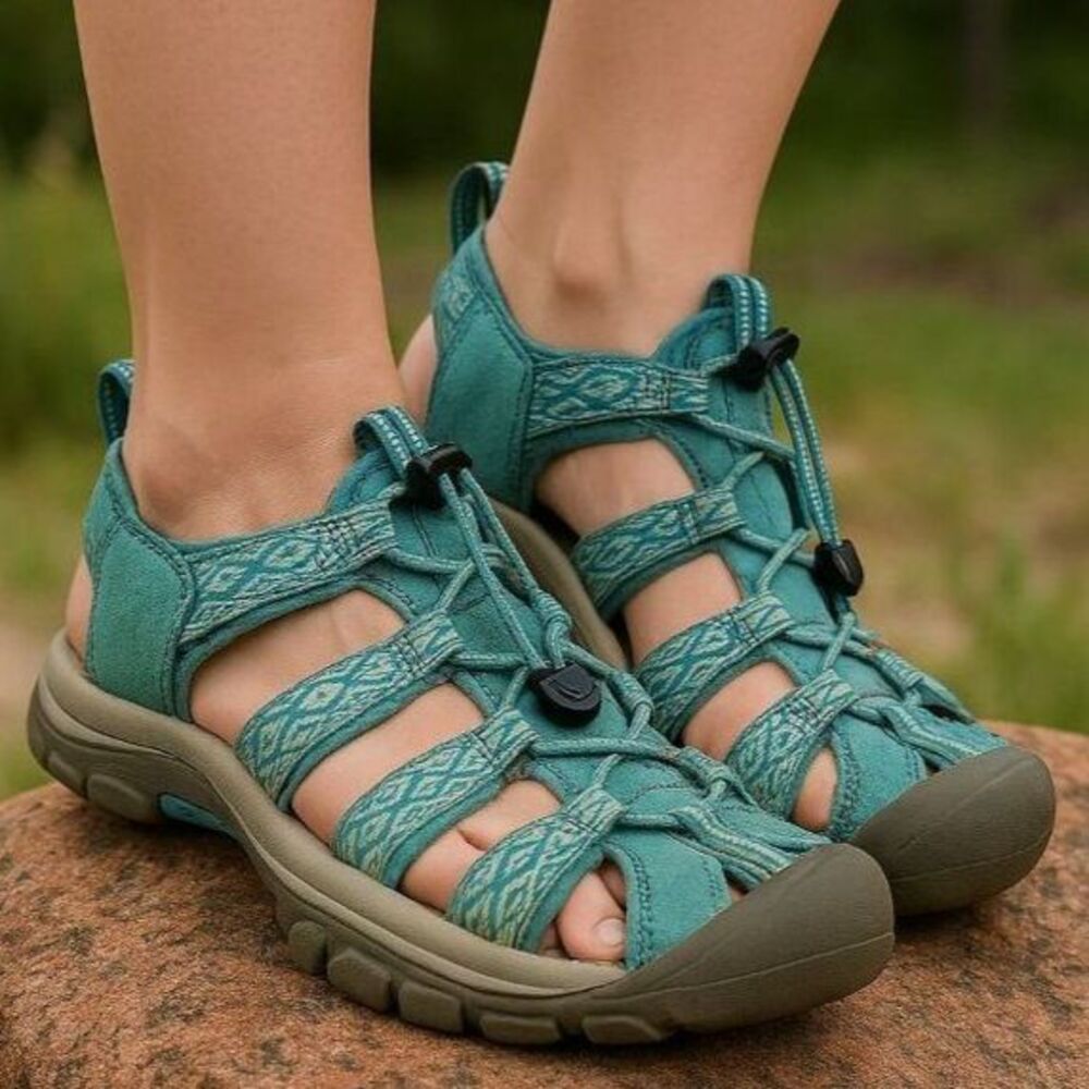 Keen Clearwater CNX Outdoor Hiking Shoes Sandals Leather Women's WOMAN'S Size 8